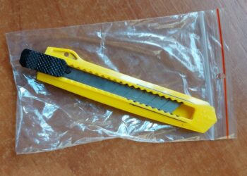 NIETRZEŹWY WYCIĄGNĄŁ NÓŻ W BANKU, OBEZWŁADNIŁ GO POLICJANT