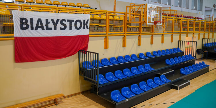 Nowe trybuny w SP 50 w Białymstoku