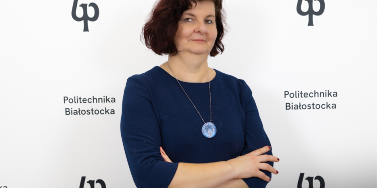 Profesor Ewa Pawłuszewicz