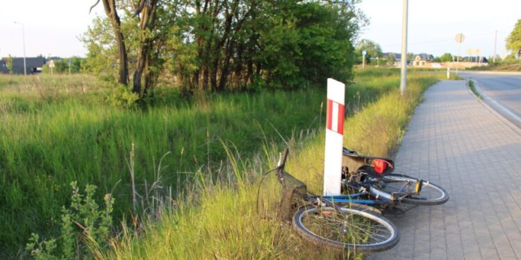 POSZUKIWANY NIELETNI Z KRADZIONYM ROWEREM