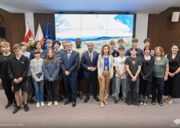 Niemieccy uczniowie odwiedzili urząd marszałkowski