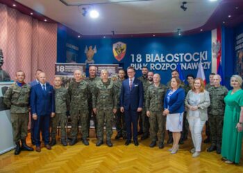 Flaga RP w 18. Białostockim Pułku Rozpoznawczym