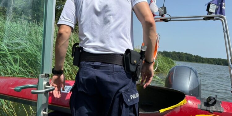 WYPADŁ Z KAJAKA