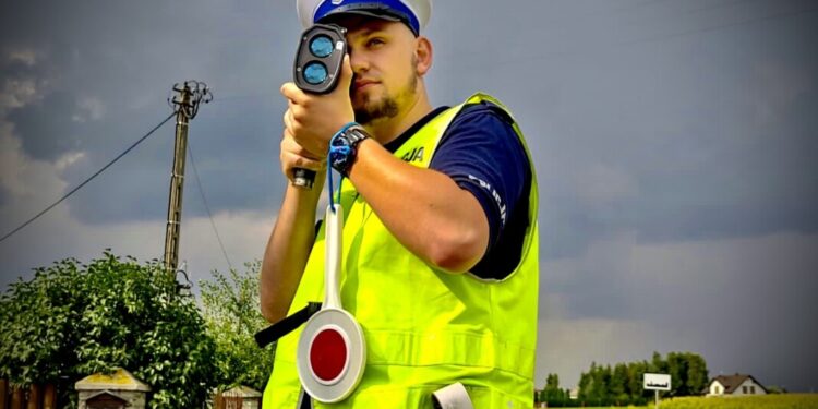 2000 ZŁOTYCH MANDATU ZA PRĘDKOŚĆ