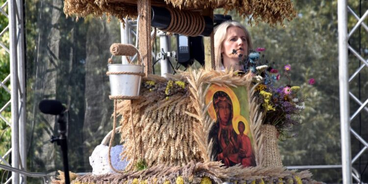 Dożynkowy chleb w Szumowie