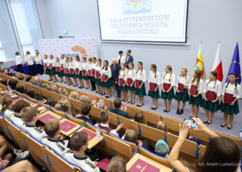 Stypendia dla uczniów i absolwentów