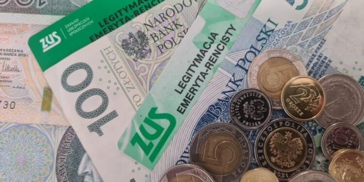 Od grudnia limity dorabiania dla niektórych emerytów i rencistów będą wyższe