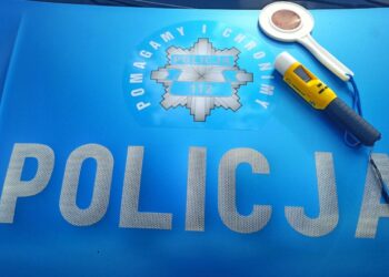 Spowodował kolizję, a jego pasażerowie „pożyczyli” samochód poszkodowanego