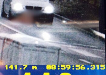 Jechał 110 kilometrów na godzinę przed przejściem dla pieszych!