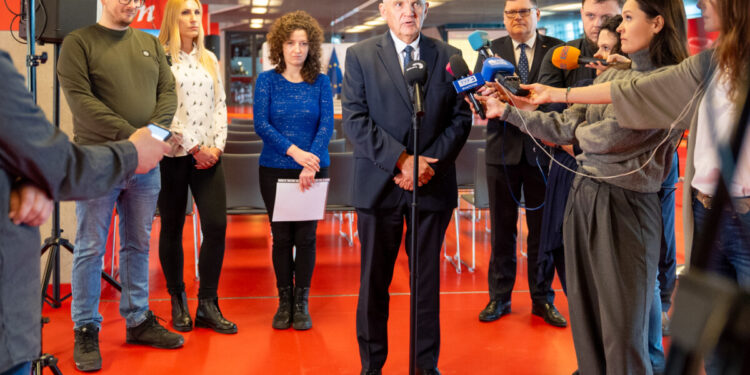 Wsparcie kupców z targowiska przy Kawaleryjskiej