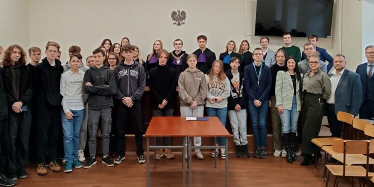 Finalne symulacje rozpraw sądowych przed publicznością na Wydziale Prawa UwB
