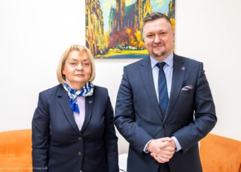 Szefowa Krajowej Szkoły Administracji Publicznej na Wydziale Prawa