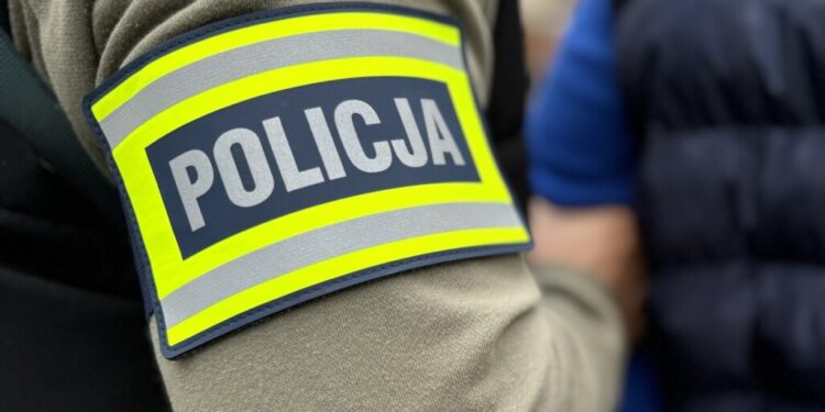 Zgłosił włamanie… i sam został zatrzymany- był poszukiwany przez wymiar sprawiedliwości