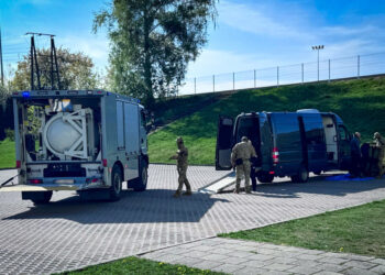 Bomba w dąbrowskiej szkole