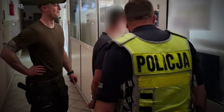 BYŁ NIETRZEŹWY I NA ZAKAZIE, A DO TEGO POSZUKIWANY