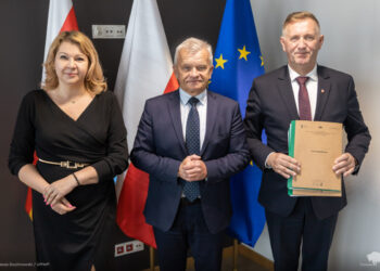 Ponad 4,7 mln zł z funduszy unijnych na doposażenie OSP w gminach Zambrów i Mały Płock