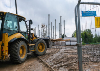 7 kandydatów walczy o jedno miejsce na studia w UMB. Budowa Centrum Pielęgniarstwa przy ul. Żurawiej w Białymstoku.