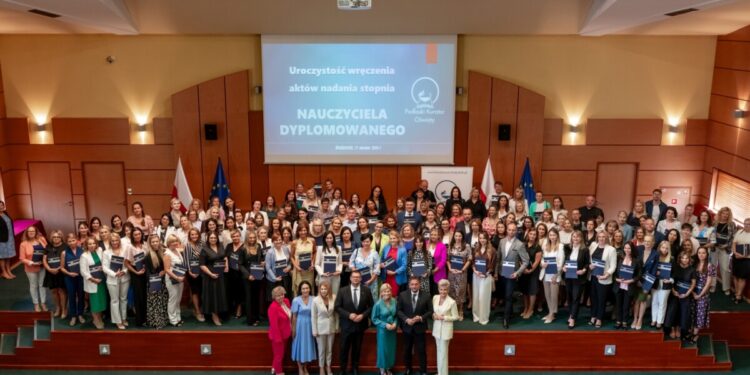 Wręczenie aktów nadania stopnia nauczyciela dyplomowanego