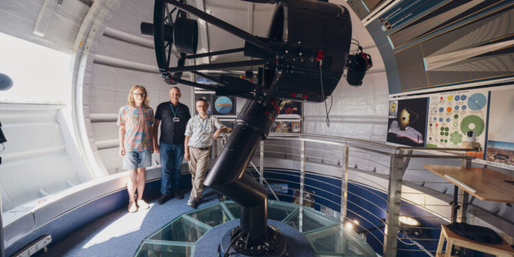 Obserwatorium Astronomiczne UwB dołącza do sieci małych teleskopów