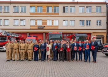 Pierwsze umowy ze starostami na finansowanie zadań z zakresu ochrony ludności i obrony cywilnej