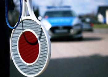 NIETRZEŹWY I BEZ PASÓW