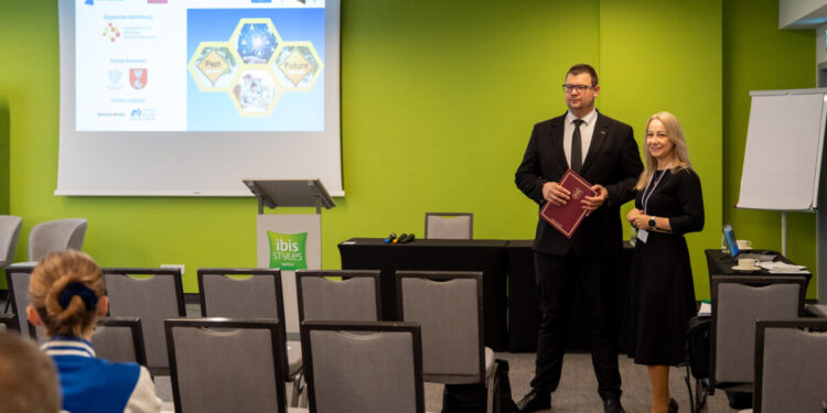 Przeszłość jako fundament, przyszłość jako cel