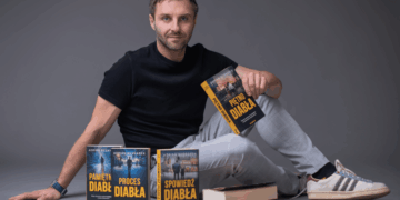 Bramkarz reprezentacji Polski, Kamil Grabara, wygrał aukcję WOŚP i… padł ofiarą morderstwa!