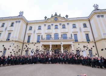 Blisko 240 nowych lekarzy rusza z UMB w świat – dyplomatoria 2025 na Wydziale Lekarskim