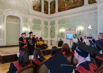 9 nowych lekarzy dentystów i 7 higienistek stomatologicznych opuściło dziś mury UMB