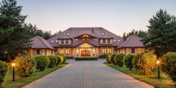 Hotel Dworek Tryumf i Restauracja Ogrody Alicji –miejsce pełne smaku, gościnności oraz pięknej przyrody