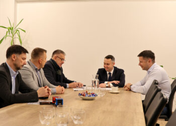 Wodociągi Białostockie inwestują w bezpieczeństwo energetyczne – podpisano umowę na nowoczesne magazyny energii!