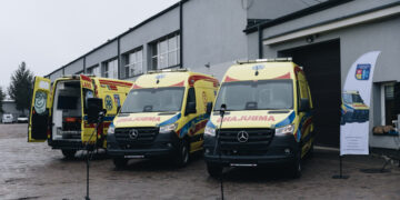 Trzy nowe ambulanse trafiły do podlaskich ratowników medycznych