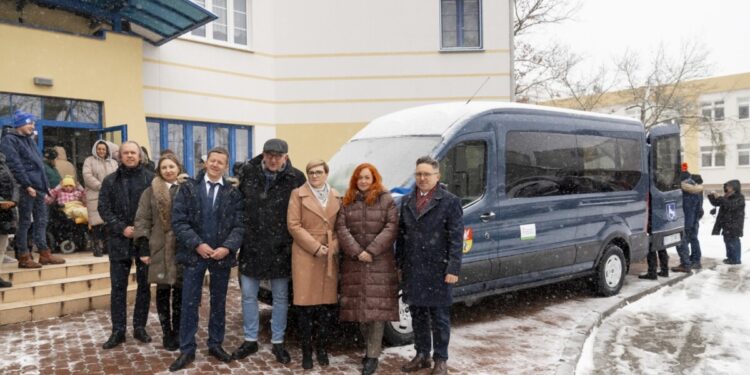 Nowy mikrobus dla mieszkańców DPS-u