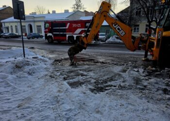 Awaria wodociągu na ul. Kościuszki. Utrudnienia w ruchu i brak wody