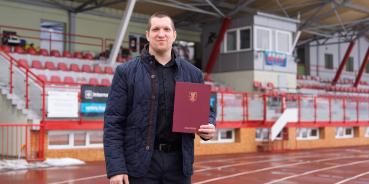 Wojciech Nowicki patronem stadionu