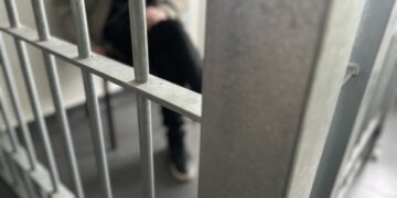 UKRADŁ TOREBKĘ - POLICJANCI ZATRZYMALI GO PO 30 MINUTACH