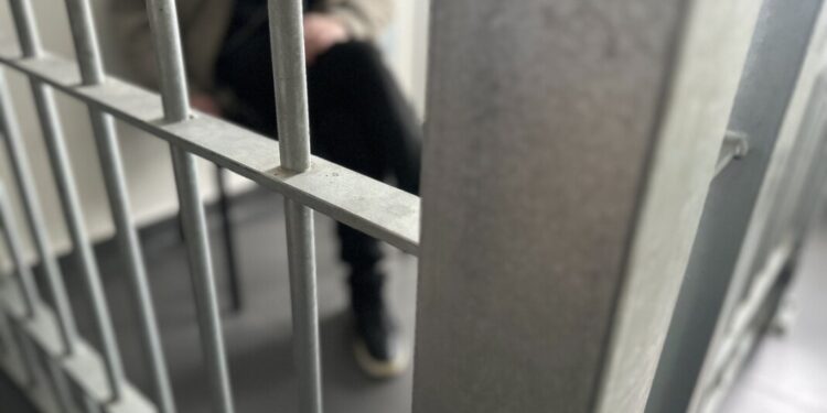 UKRADŁ TOREBKĘ - POLICJANCI ZATRZYMALI GO PO 30 MINUTACH