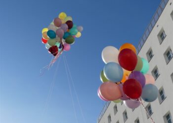 Międzynarodowy Dzień Dziecka z Chorobą Nowotworową – nadzieja wypełniła wielobarwne baloniki