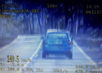 PIERWSZE ZATRZYMANE PRAWO JAZDY ZA NADMIERNĄ PRĘDKOŚĆ POZA OBSZAREM ZABUDOWANYM