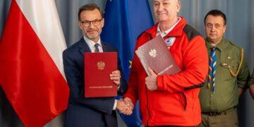 Wojewoda podpisał porozumienie z ZHP i WOPR