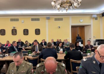 Niepokojące wieści z Warszawy. Co z przyszłością dróg i kolei?