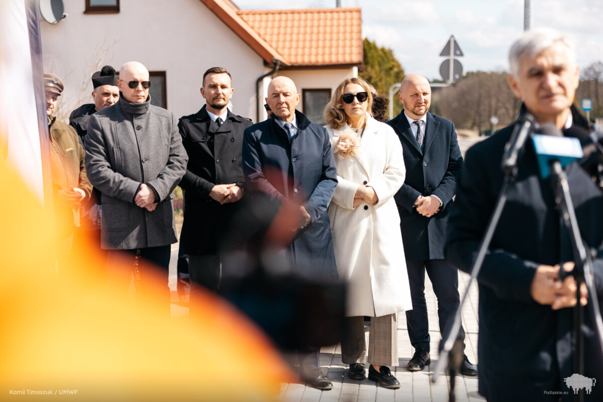 Otwarcie drogi i wodociągu w gminie Płaska