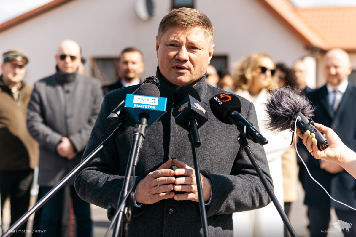 Otwarcie drogi i wodociągu w gminie Płaska