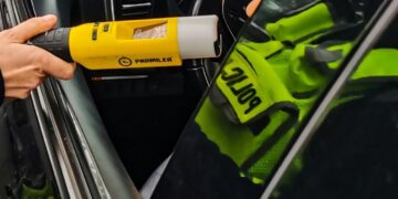 Policyjna kontrola drogowa, ilustracja do informacji o zatrzymaniu nietrzeźwych kierowców w gminie Czyże