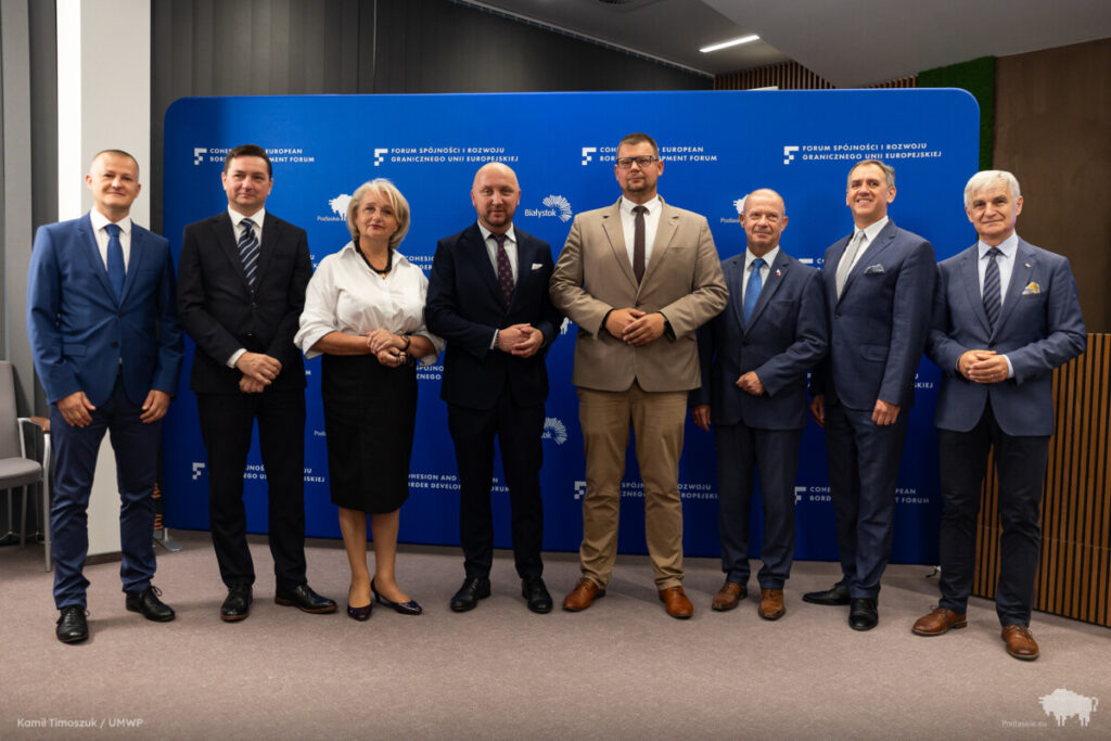 Konferencja prasowa przed II Forum Spójności i Rozwoju Granicznego UE, przedstawiciele władz województwa podlaskiego i Białegostoku