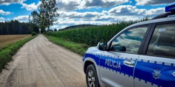 Kontrola drogowa policji w gminie Dąbrowa Białostocka