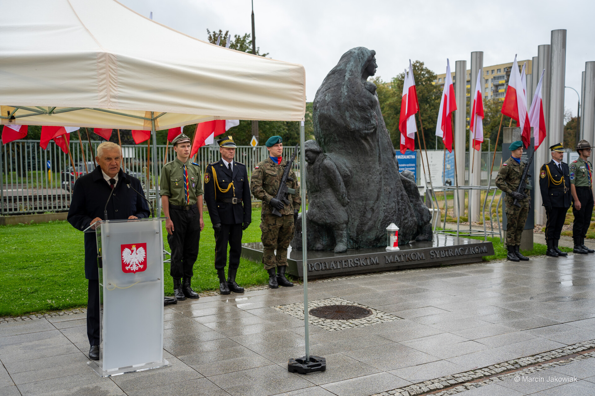 Syreny, kwiaty i delegacje z Litwy. Białystok uczcił Dzień Sybiraka