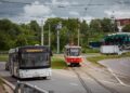 Miejski autobus na ulicy - nowa linia nr 33 w Białymstoku