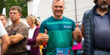 Uczestnicy biegu OnkoRun w Supraślu na starcie