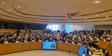 Sala obrad w Parlamencie Europejskim podczas debaty o polityce spójności